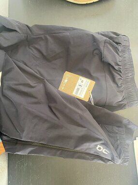 On Men's Core Pants (Medium - Black)